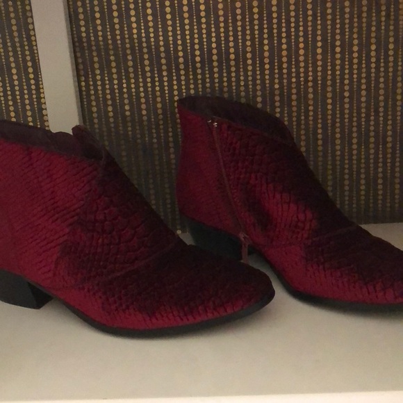 Very Volatile Women's Kyra Ankle Boot - 8.5 - Picture 3 of 4